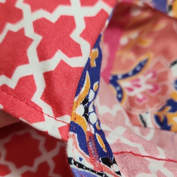 Ruby Rd. Red Geometric 100% Cottom Button-Down Shirt W/ Floral Cuff See Pics - Picture 3 of 9